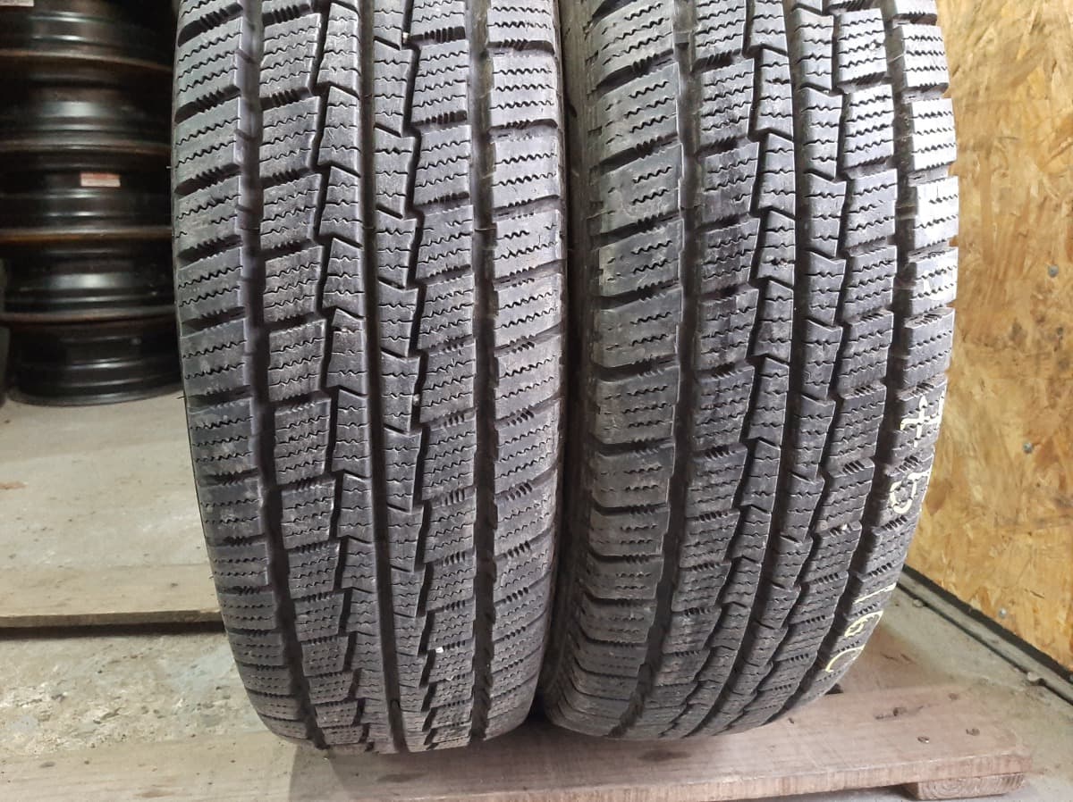 Придбати вживані шини Hankook Winter RW 06 185/75 R 16C Придбати вживані шини Hankook Winter RW 06 185/75 R 16C