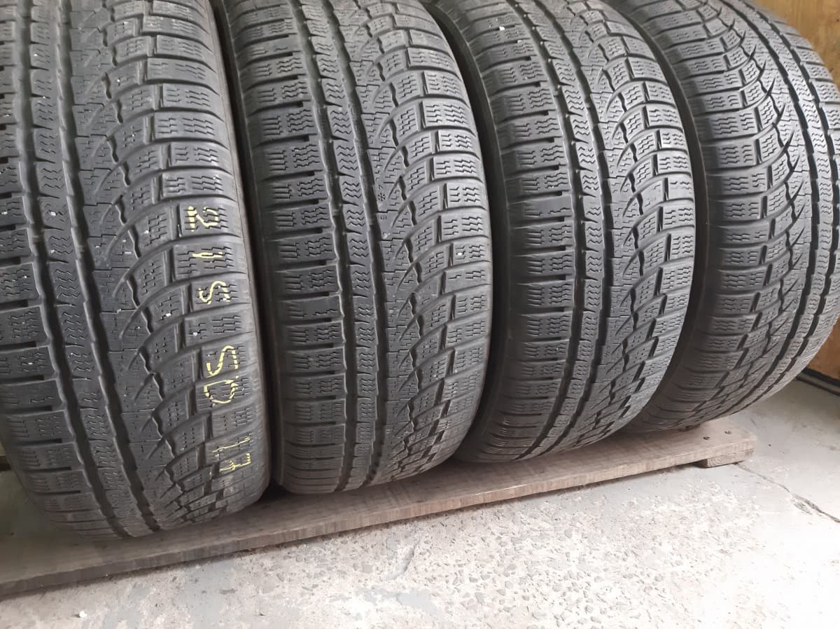 Придбати вживані шини Nokian WR A4 215/50 R 17 Придбати вживані шини Nokian WR A4 215/50 R 17