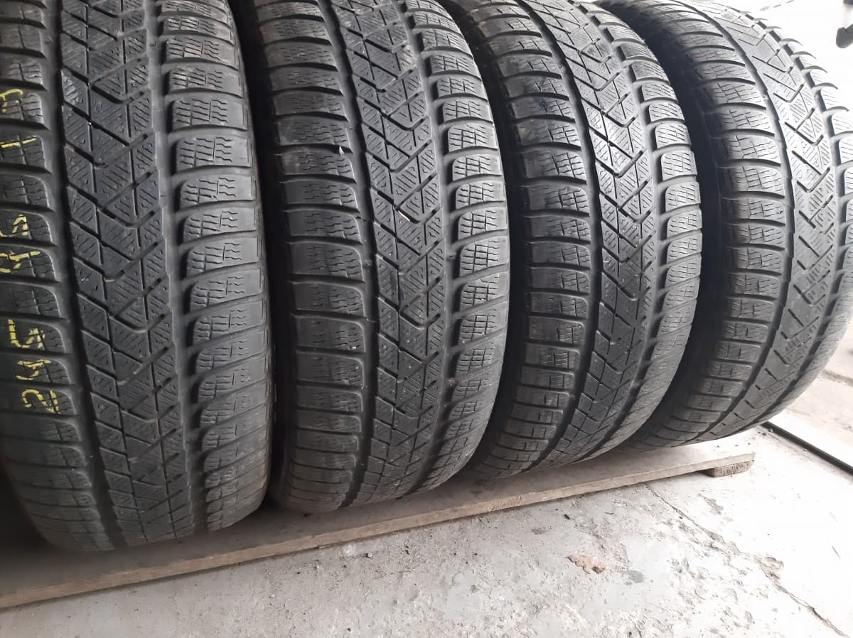 Придбати вживані шини Pirelli Sotozero 3 245/45 R 19 Придбати вживані шини Pirelli Sotozero 3 245/45 R 19