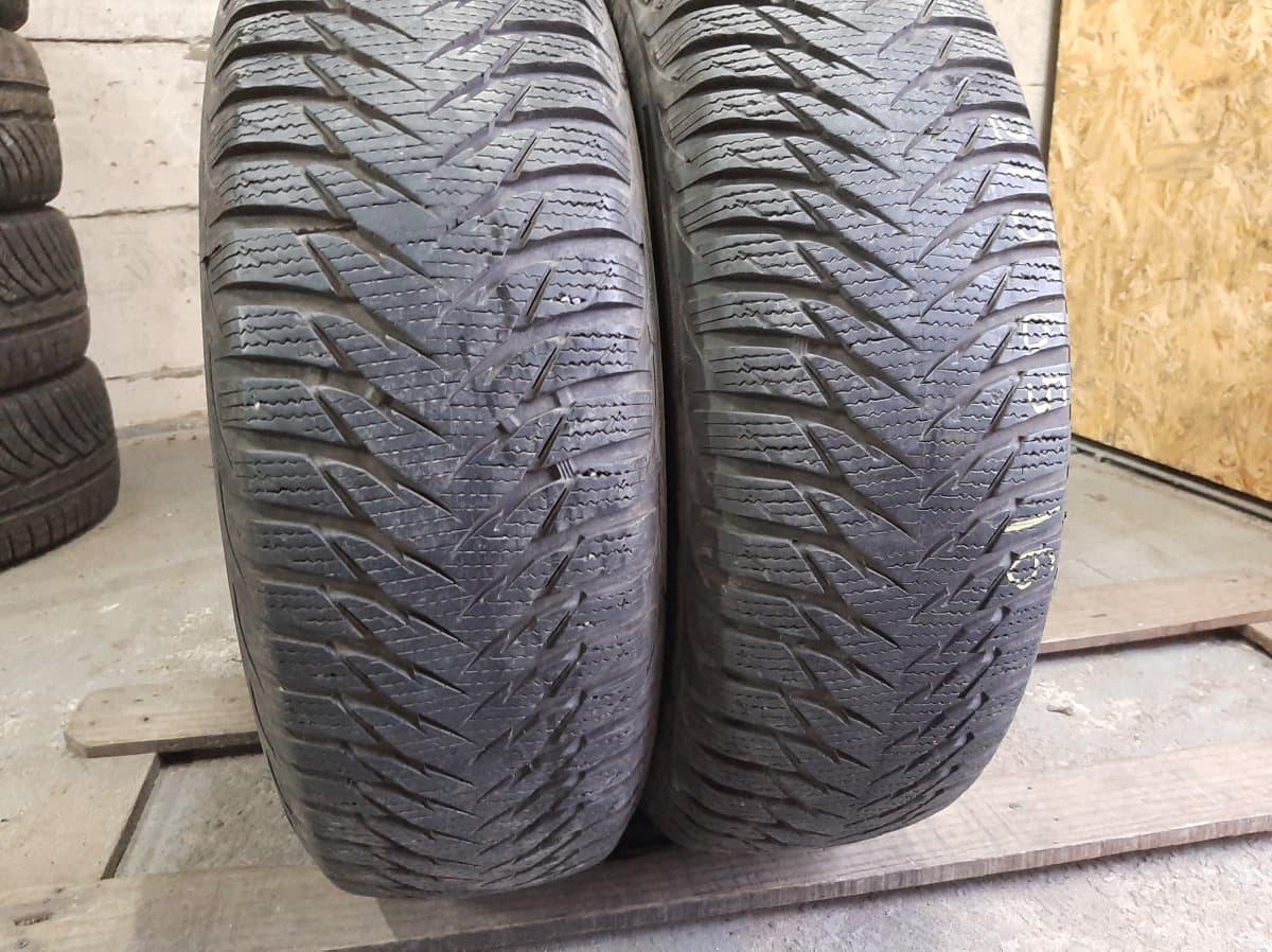Придбати вживані шини GoodYear Ultra Grip 8 . 215/65 R 16 Придбати вживані шини GoodYear Ultra Grip 8 . 215/65 R 16