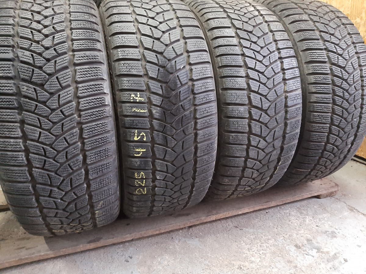 Придбати вживані шини Firestone Winter Hawk 3 225/45 R 17 Придбати вживані шини Firestone Winter Hawk 3 225/45 R 17