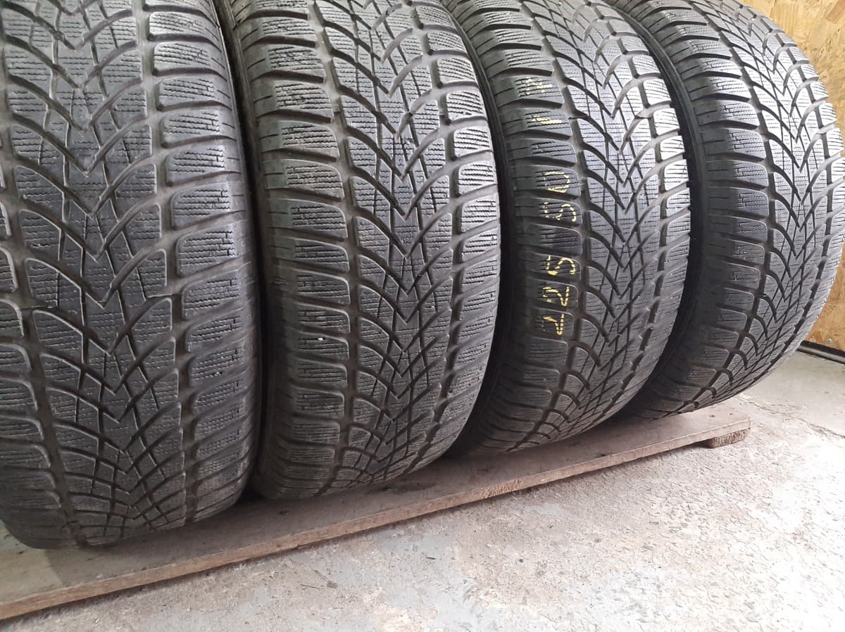 Придбати вживані шини Dunlop SP WinterSport 4D 225/50 R 17 Придбати вживані шини Dunlop SP WinterSport 4D 225/50 R 17