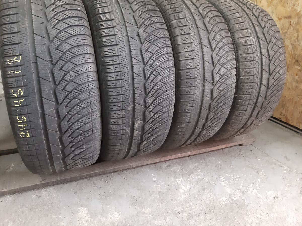 Придбати вживані шини Michelin Pilot Alpin PA4 245/45 R 18 Придбати вживані шини Michelin Pilot Alpin PA4 245/45 R 18