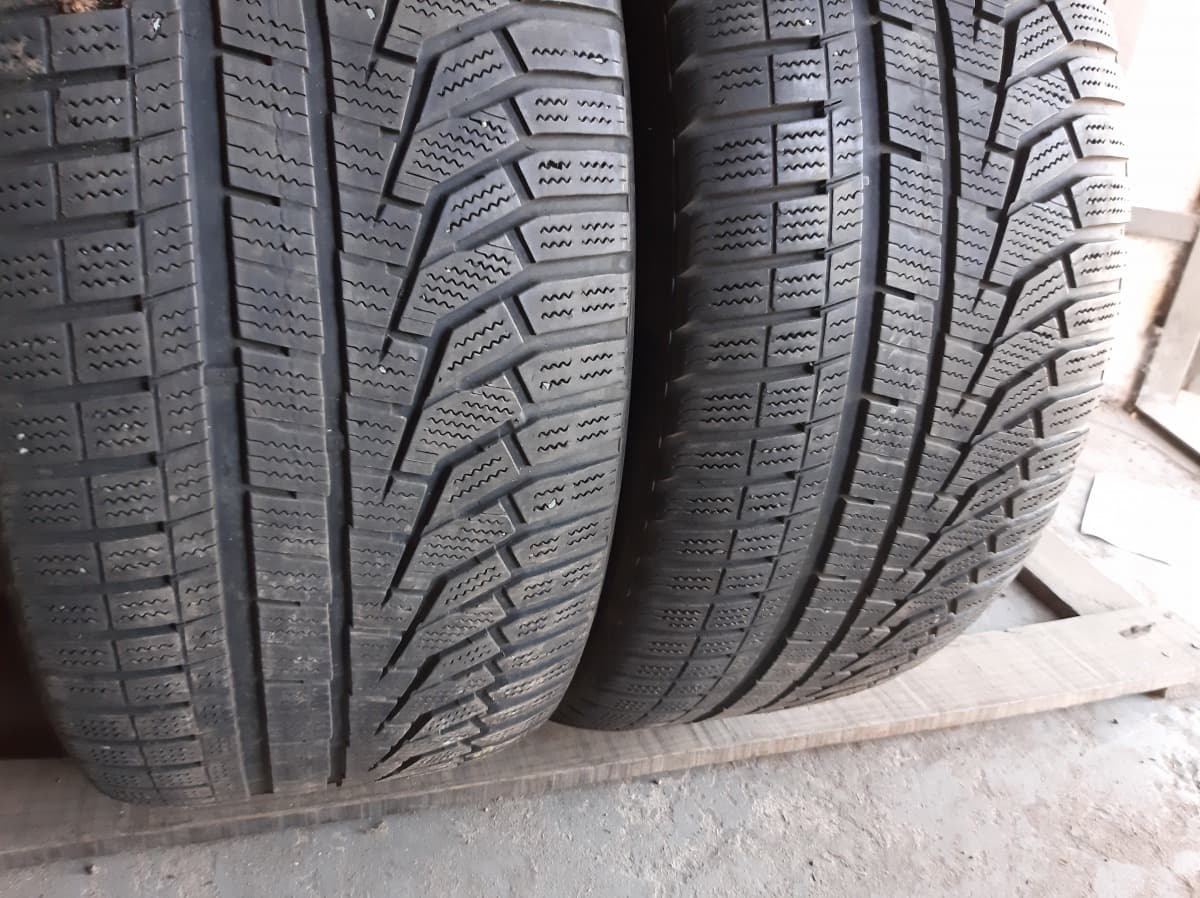 Придбати вживані шини Hankook Winter I cept evo 2 255/45 R 18 Вживані шини з Європи Hankook Winter I cept evo 2 255/45 R 18