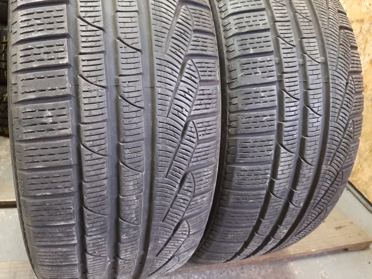 Придбати вживані шини Pirelli Sottozero Winter 240 245/45 R 19 Вживані шини з Європи Pirelli Sottozero Winter 240 245/45 R 19