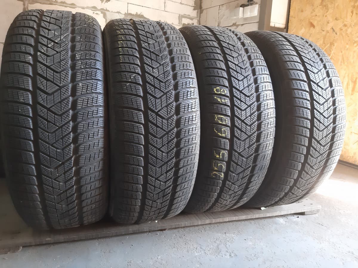 Придбати вживані шини Pirelli Sottozero Winter 255/60 R 18 Вживані шини з Європи Pirelli Sottozero Winter 255/60 R 18
