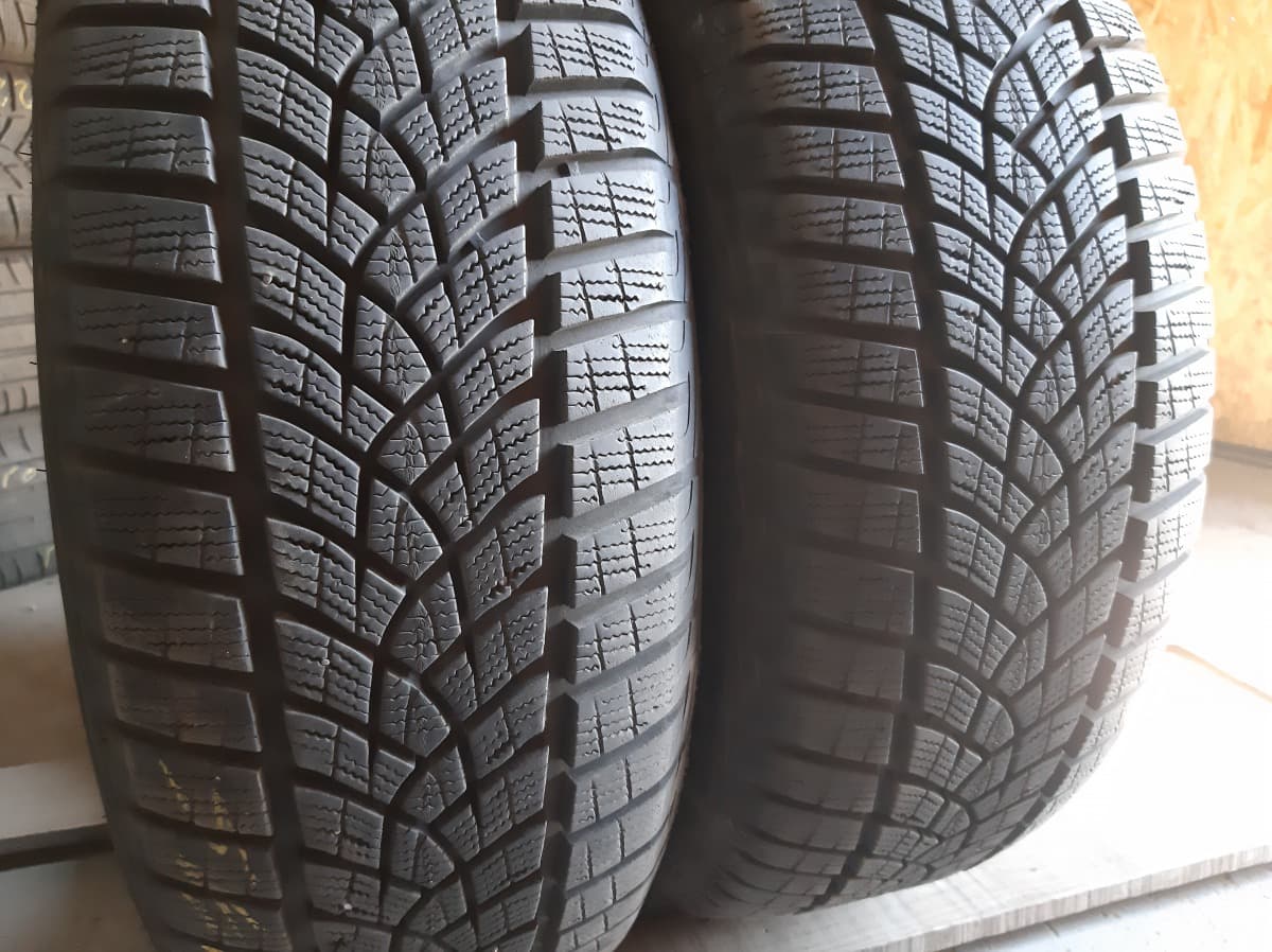 Придбати вживані шини GoodYear Ultra Grip 215/60 R 16 Вживані шини з Європи GoodYear Ultra Grip 215/60 R 16