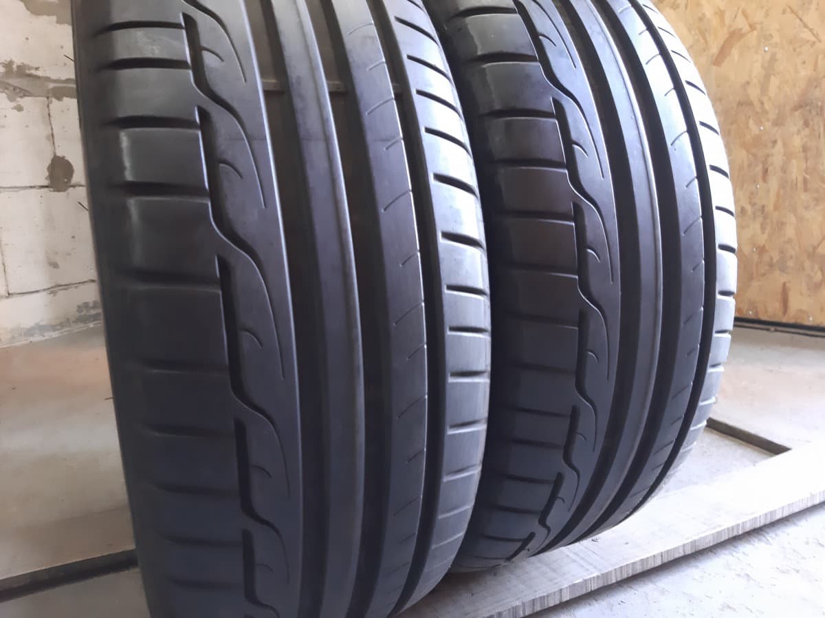 Придбати вживані шини Dunlop Sport Maxx RT 215/55 R 16 Вживані шини з Європи Dunlop Sport Maxx RT 215/55 R 16