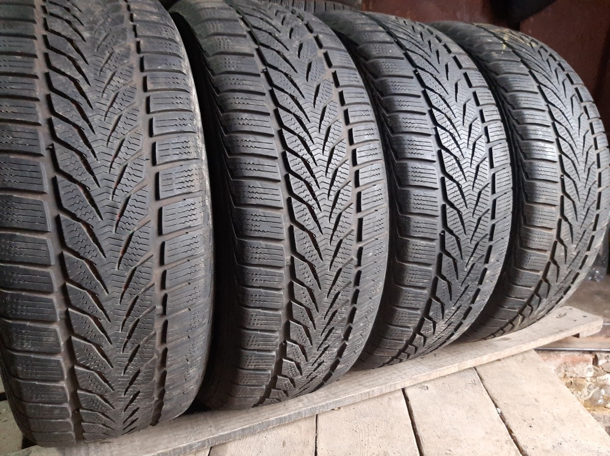 Придбати вживані шини Points Winterstar 4  . . 225/55 R 17 Вживані шини з Європи Points Winterstar 4  . . 225/55 R 17