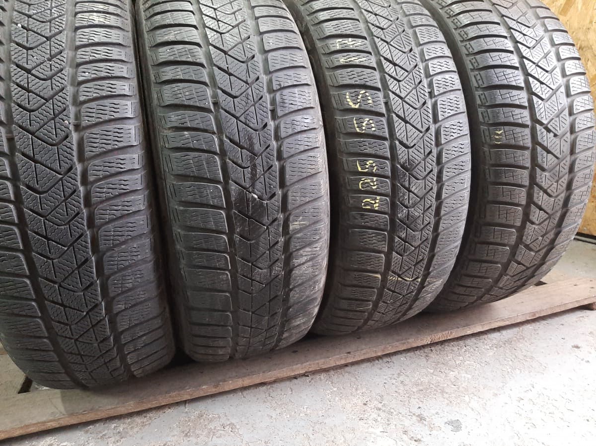 Придбати вживані шини Pirelli Winter Sottozero 3 225/55 R 17 Вживані шини з Європи Pirelli Winter Sottozero 3 225/55 R 17