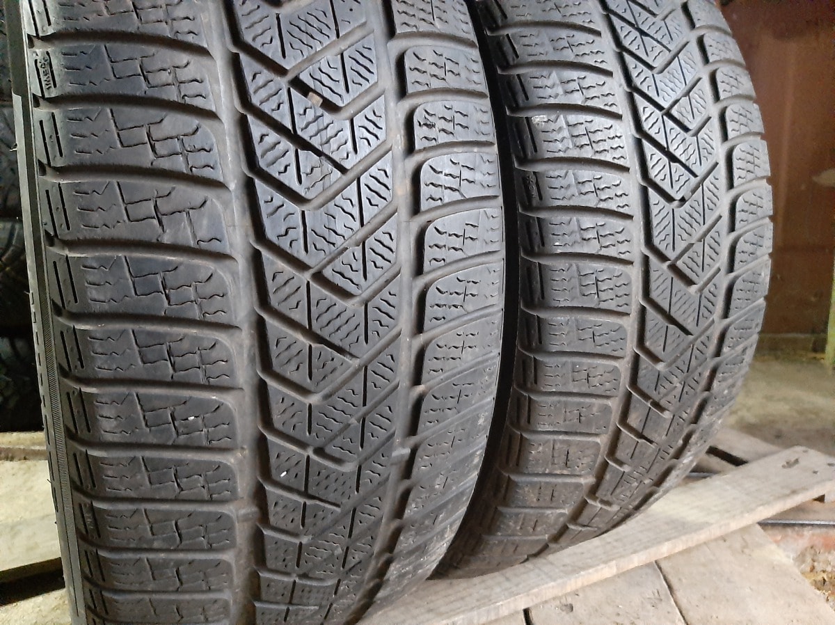 Придбати вживані шини Pirelli Sottozero 3    245/45 R 19 Вживані шини з Європи Pirelli Sottozero 3    245/45 R 19
