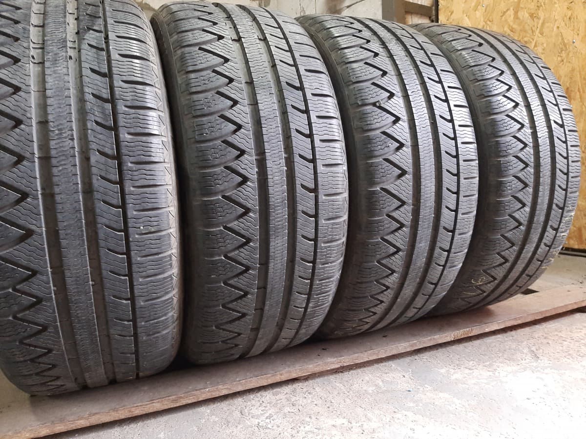 Придбати вживані шини Michelin Pilot Alpin PA 3 . 235/45 R 17 Вживані шини з Європи Michelin Pilot Alpin PA 3 . 235/45 R 17