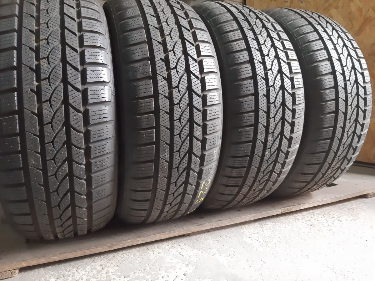 Придбати вживані шини Falken HS 449 Eurowinter 225/55 R 17 Вживані шини з Європи Falken HS 449 Eurowinter 225/55 R 17