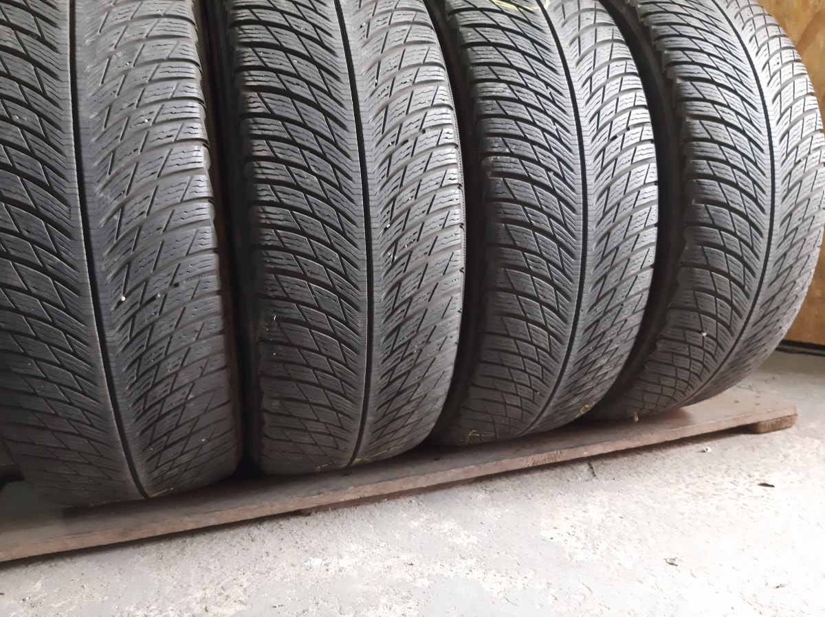 Придбати вживані шини Michelin Pilot Alpin 5 SUV  235/50 R 19 Вживані шини з Європи Michelin Pilot Alpin 5 SUV  235/50 R 19