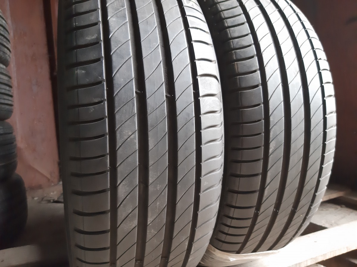Придбати вживані шини Michelin Primacy 4   .    215/55 R 17 Вживані шини з Європи Michelin Primacy 4   .    215/55 R 17