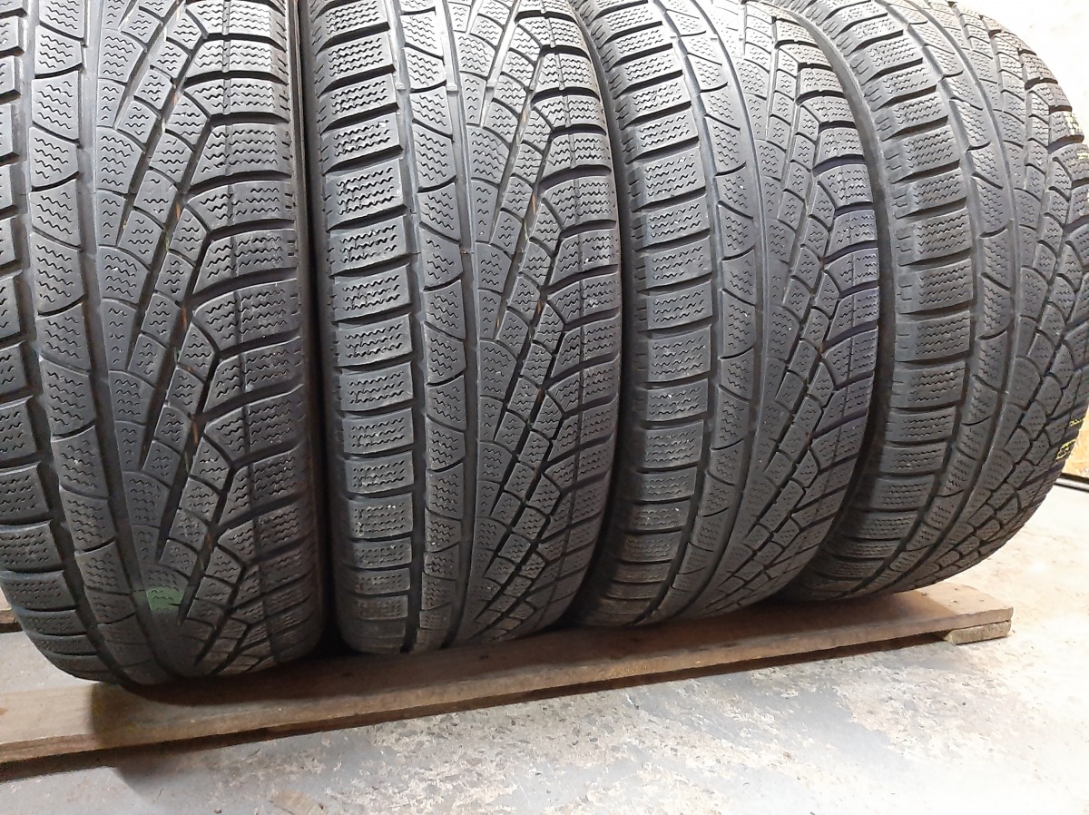 Придбати вживані шини Pirelli Sottozero Winter 210 / … 215/65 R 16 Вживані шини з Європи Pirelli Sottozero Winter 210 / … 215/65 R 16