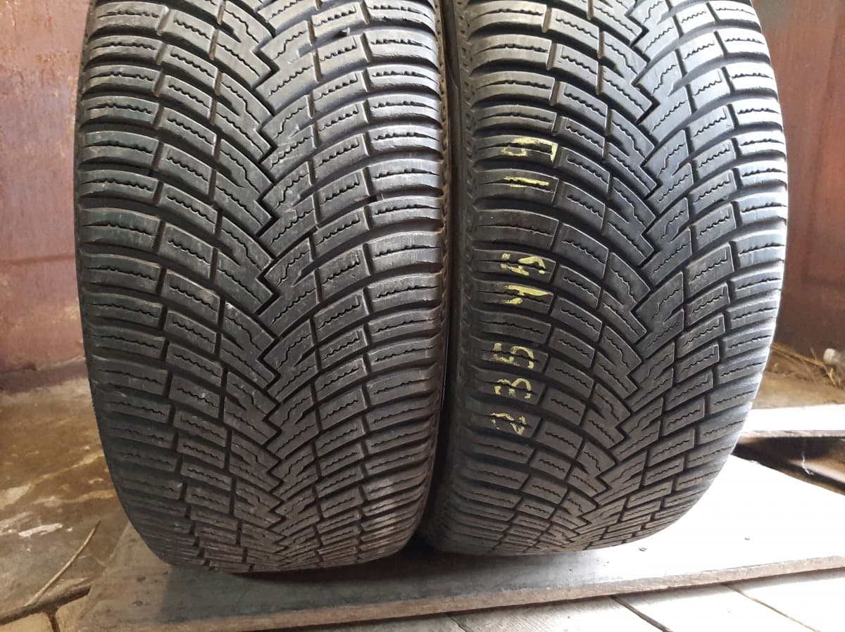 Придбати вживані шини Pirelli All Season 2 Cinturato 235/45 R 19 Вживані шини з Європи Pirelli All Season 2 Cinturato 235/45 R 19