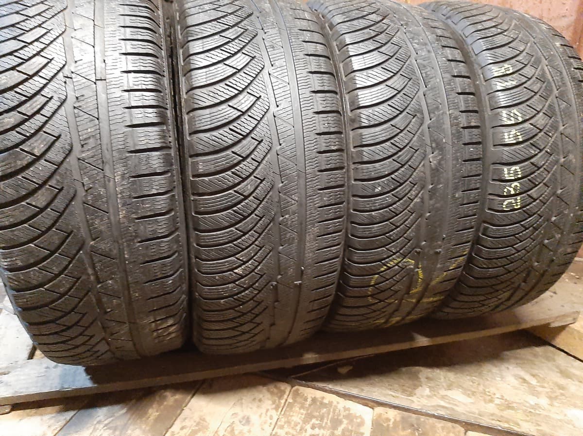 Придбати вживані шини Michelin Pilot Alpin PA4 235/55 R 18 Вживані шини з Європи Michelin Pilot Alpin PA4 235/55 R 18