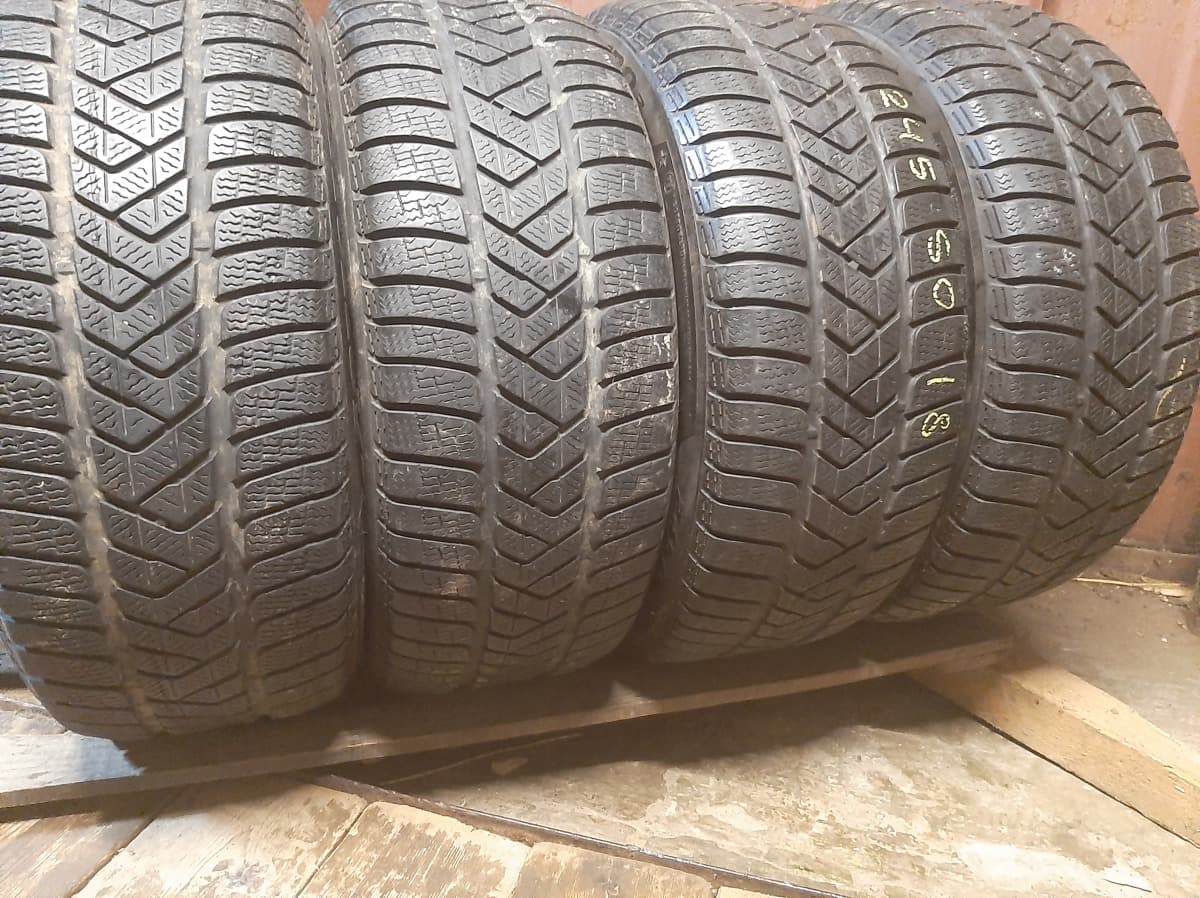 Придбати вживані шини Pirelli Sottozero 3. 245/50 R 18 Вживані шини з Європи Pirelli Sottozero 3. 245/50 R 18