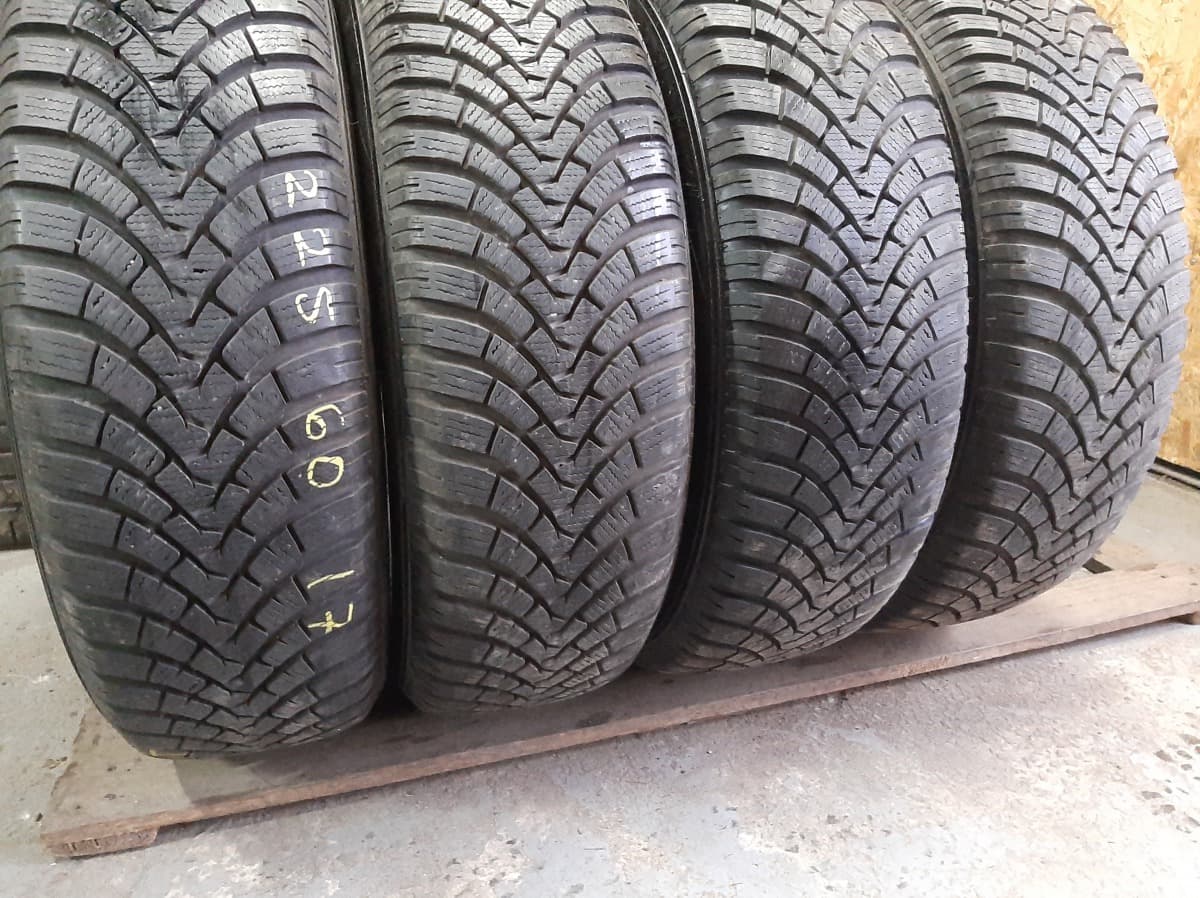 Придбати вживані шини Falken EuroWinter HS 01 225/65 R 17 Вживані шини з Європи Falken EuroWinter HS 01 225/65 R 17