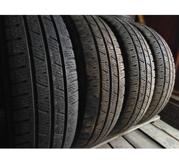 Шини на авто в хорошому стані Pirelli Carier Winter шириною 195 висотою 75 радіусом R 16C низькі ціни