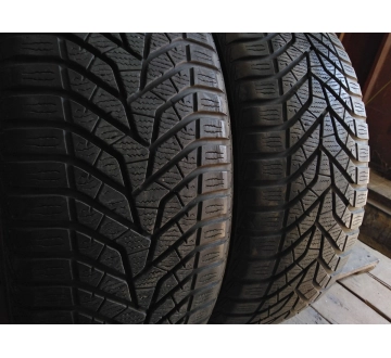 Шини на авто в хорошому стані Yokohama Blue earth Winter V 905 шириною 215 висотою 55 радіусом R 18 низькі ціни