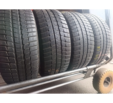 Шини на авто в хорошому стані Falken HS 449 Eurowinter  шириною 215 висотою 50 радіусом R 17 низькі ціни