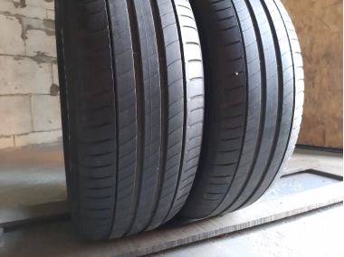 Шини на авто в хорошому стані Michelin Primacy 3    . шириною 215 висотою 60 радіусом R 16 низькі ціни