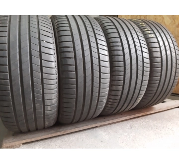 Шини на авто в хорошому стані Bridgestone Turanza T005  шириною 245 висотою 40 радіусом R 19 низькі ціни