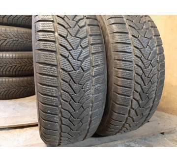 Шини на авто в хорошому стані Uniroyal Winter Expert     . шириною 225 висотою 60 радіусом R 17 низькі ціни