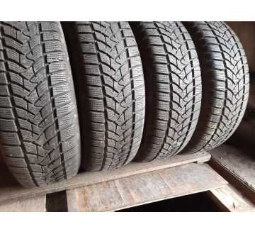 Шини на авто в хорошому стані Dunlop Winter Sport 5   шириною 215 висотою 70 радіусом R 16 низькі ціни