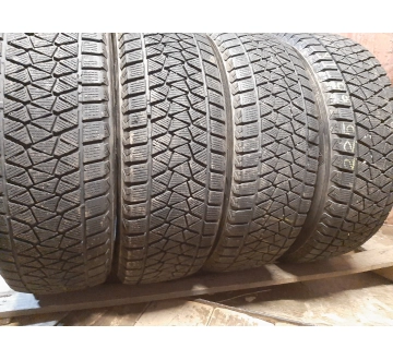 Шини на авто в хорошому стані Bridgestone Blizzak DM-V2     шириною 225 висотою 65 радіусом R 18 низькі ціни