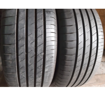 Шини на авто в хорошому стані Good Year Efficient Grip Performance шириною 215 висотою 60 радіусом R 17 низькі ціни