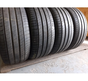 Уживані шини з Європи Michelin Primacy 3. 235/45 R 17 Шини на авто в хорошому стані Michelin Primacy 3. шириною 235 висотою 45 радіусом R 17 низькі ціни