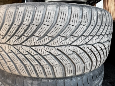 Шини на авто в хорошому стані Continental WinterContact TS870P  . шириною 225 висотою 50 радіусом R 17 низькі ціни