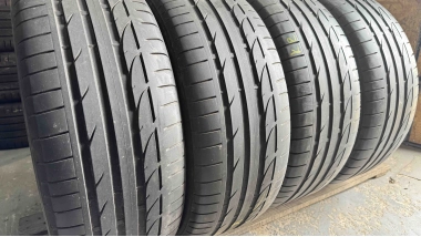 Шини на авто в хорошому стані Bridgestone Potenza S001 шириною 245 висотою 45 радіусом R 19 низькі ціни