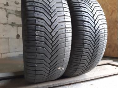 Уживані шини з Європи Michelin Cross Climate 245/45 R 18 Шини на авто в хорошому стані Michelin Cross Climate шириною 245 висотою 45 радіусом R 18 низькі ціни