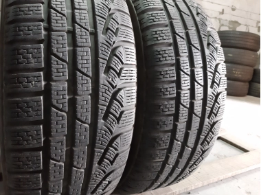 Шини на авто в хорошому стані Pirelli Sottozero     шириною 225 висотою 50 радіусом R 17 низькі ціни