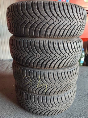 Шини на авто в хорошому стані Falken EuroWinter HS 01 Suv шириною 215 висотою 60 радіусом R 17 низькі ціни