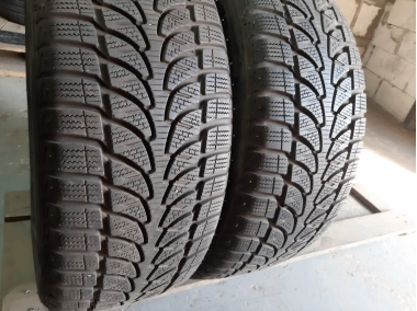 Шини на авто в хорошому стані Bridgestone Blizzak LM-80 Evo    … шириною 235 висотою 55 радіусом R 17 низькі ціни