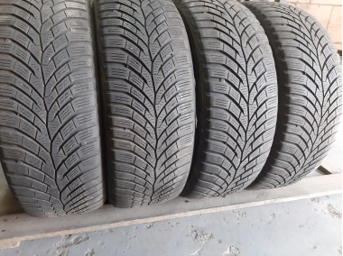 Уживані шини з Європи Continental Winter Contact TS 870 . 205/55 R 16 Шини на авто в хорошому стані Continental Winter Contact TS 870 . шириною 205 висотою 55 радіусом R 16 низькі ціни