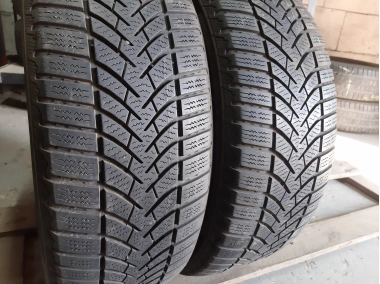 Уживані шини з Європи Semperit Speed-Grip 3 . . 205/55 R 16 Шини на авто в хорошому стані Semperit Speed-Grip 3 . . шириною 205 висотою 55 радіусом R 16 низькі ціни