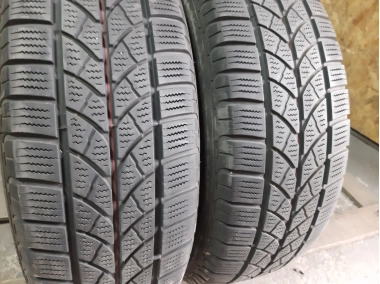 Шини на авто в хорошому стані Bridgestone Blizzak LM-18C     …  шириною 215 висотою 65 радіусом R 16C низькі ціни