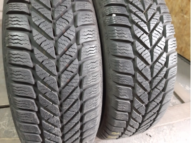 Шини на авто в хорошому стані GoodYear Ultra Grip 5    . шириною 205 висотою 65 радіусом R 15 низькі ціни