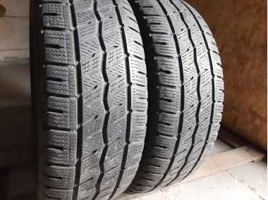 Уживані шини з Європи Hankook Winter I`cept LV . 225/65 R 16C Шини на авто в хорошому стані Hankook Winter I`cept LV . шириною 225 висотою 65 радіусом R 16C низькі ціни