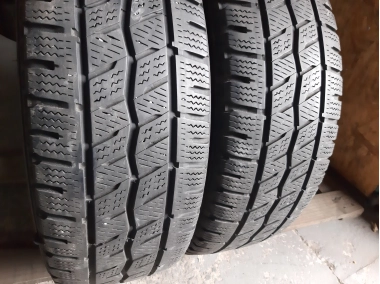 Шини на авто в хорошому стані Hankook Winter I Cept Evo LV    шириною 215 висотою 70 радіусом R 15C низькі ціни