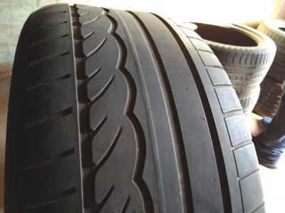 Уживані шини з Європи Dunlop SP Sport 01 275/40 R 19 Шини на авто в хорошому стані Dunlop SP Sport 01 шириною 275 висотою 40 радіусом R 19 низькі ціни