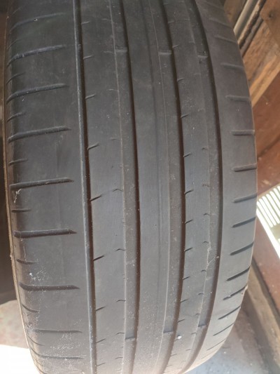 Уживані шини з Європи Pirelli P zero 255/55 R 19 Шини на авто в хорошому стані Pirelli P zero шириною 255 висотою 55 радіусом R 19 низькі ціни
