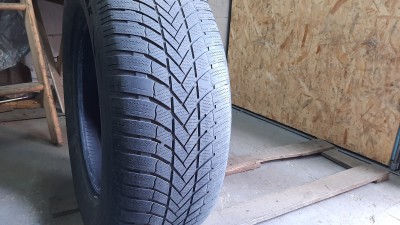 Шини на авто в хорошому стані Bridgestone Blizzak LM005 шириною 265 висотою 60 радіусом R 18 низькі ціни