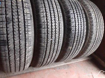 Шини на авто в хорошому стані Bridgestone Dueller H/T 684  шириною 205 висотою 70 радіусом R 15 низькі ціни